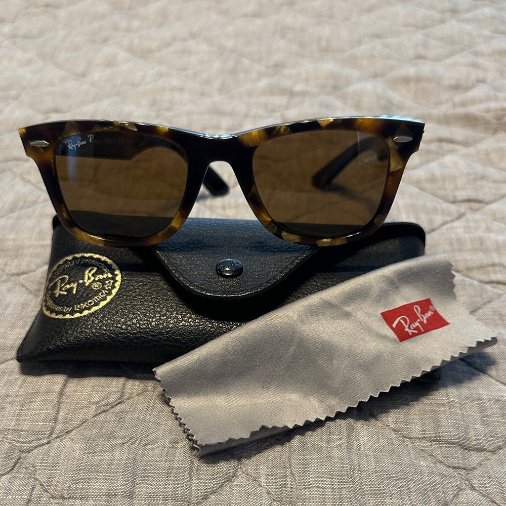 Ray-Ban New Wayfarer Classic Polarized Sunglasses